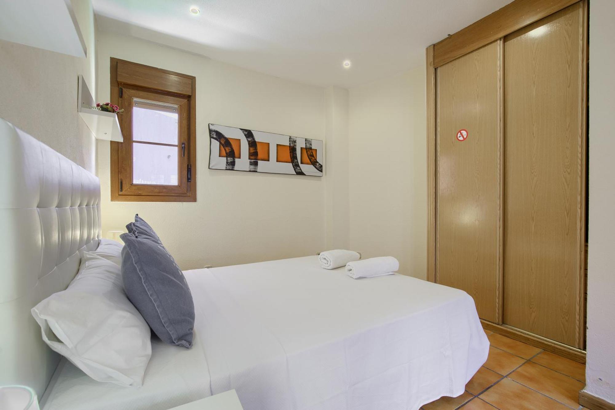 Casona 44 - Apartamento Para 2 Con Wifi, Ac Y Patio Exterior Alcalá de Henares Zewnętrze zdjęcie